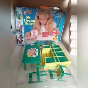 NIB Vintage 1984 My Dream House dollhouse miniature Dining Room set